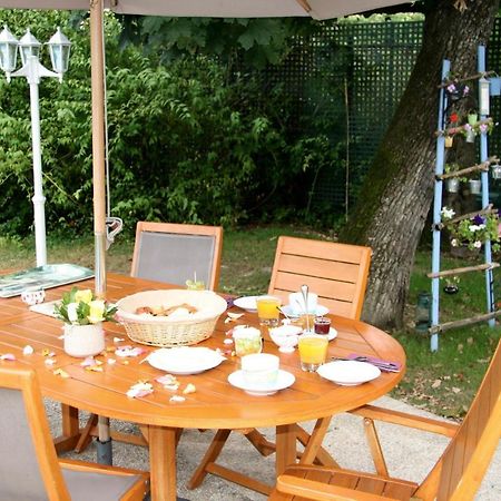 Bed and Breakfast Les Hibiscus Maisons-Laffitte Exterior foto
