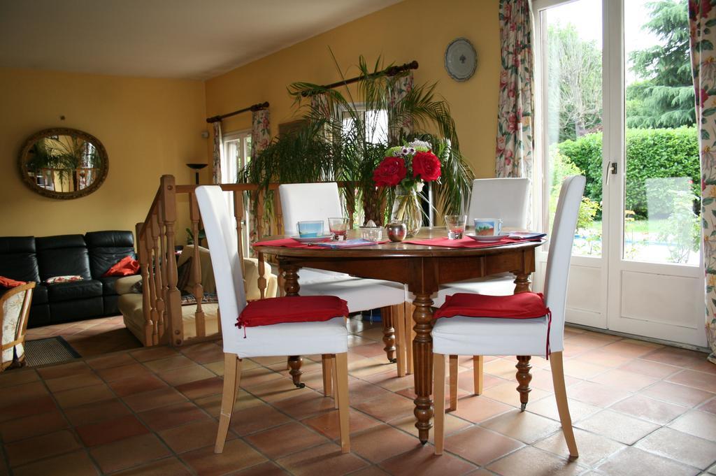 Bed and Breakfast Les Hibiscus Maisons-Laffitte Exterior foto