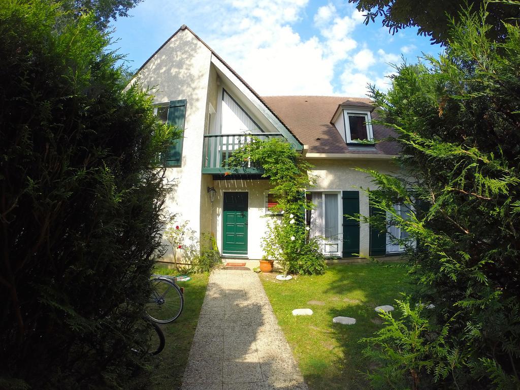 Bed and Breakfast Les Hibiscus Maisons-Laffitte Exterior foto