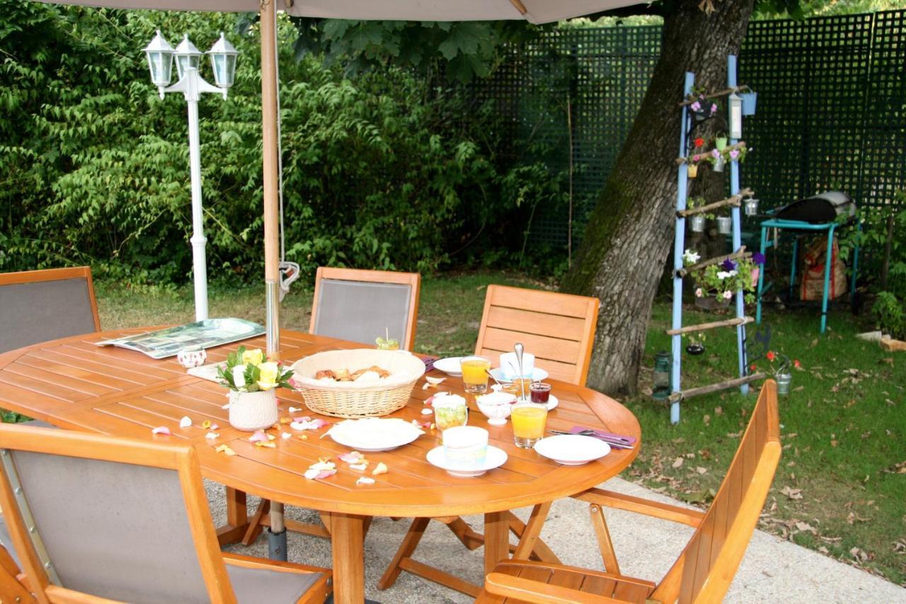 Bed and Breakfast Les Hibiscus Maisons-Laffitte Exterior foto