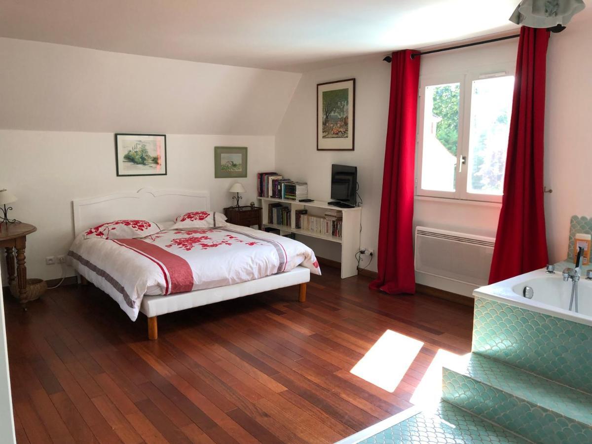 Bed and Breakfast Les Hibiscus Maisons-Laffitte Exterior foto