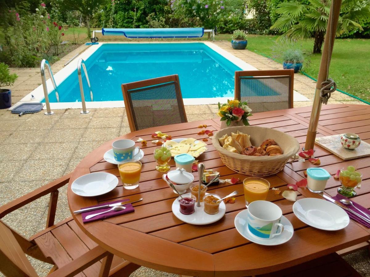 Bed and Breakfast Les Hibiscus Maisons-Laffitte Exterior foto